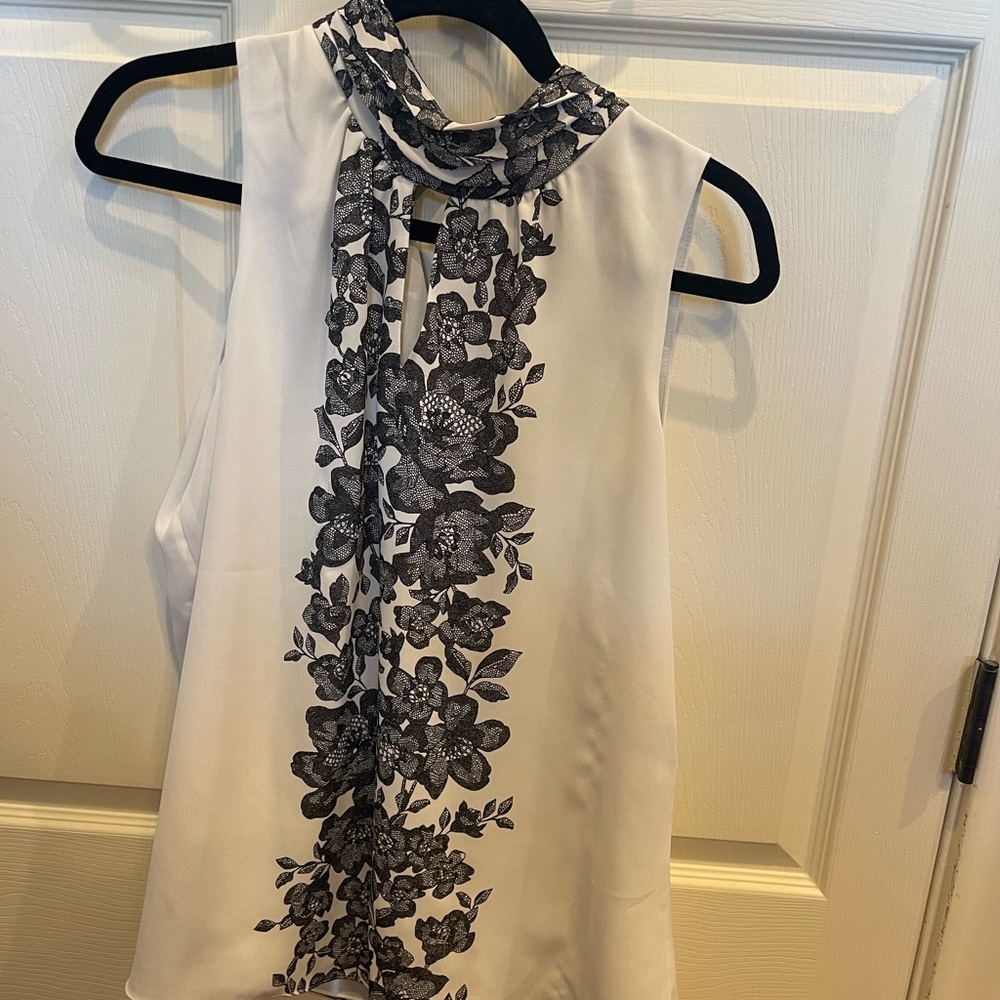 White House black market top